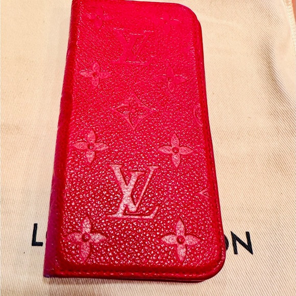 Louis Vuitton X/ Xs iphone folio case. Embossed red. - Picture 9 of 12